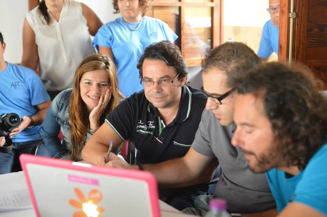 1384236_396642667124413_1879274489_n